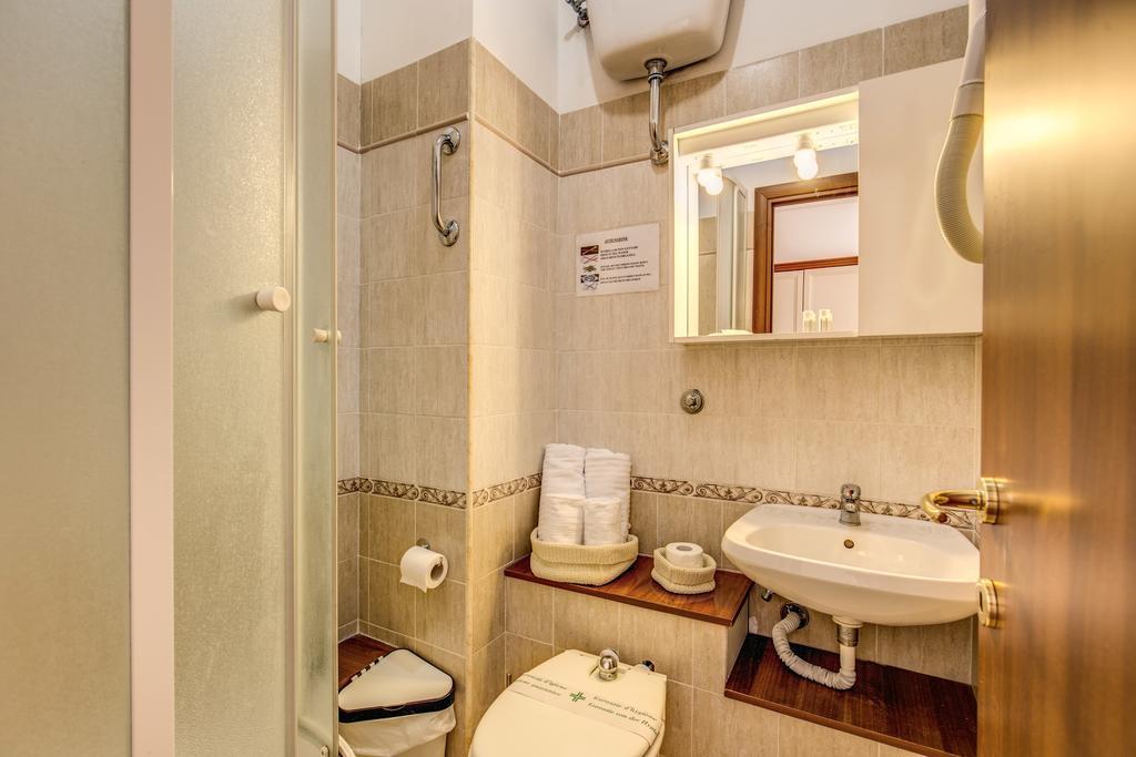 Double Room,698560953:JPEG